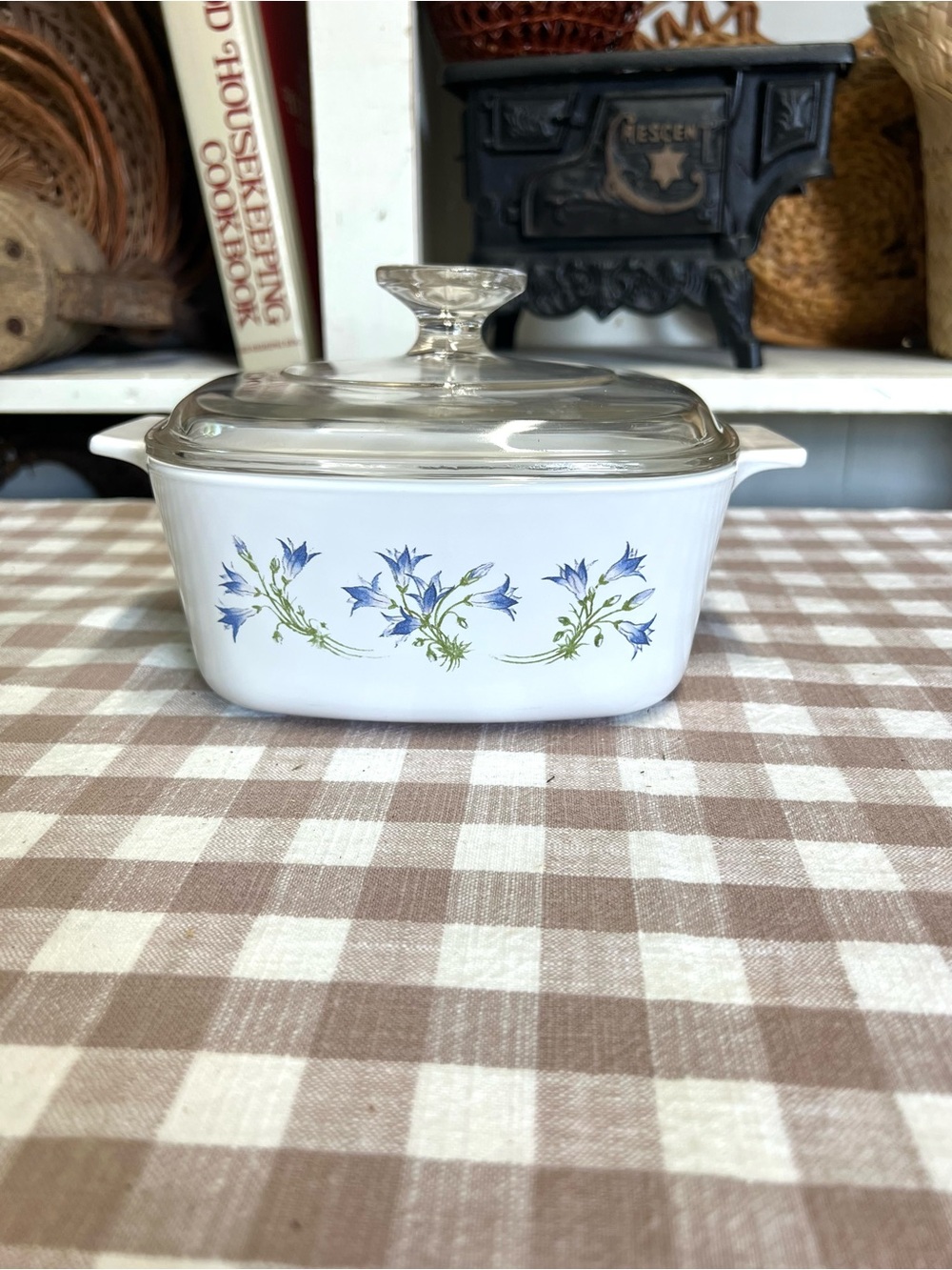 Vintage Corning ware blue dusk 1.5 liter with lid
Cookware